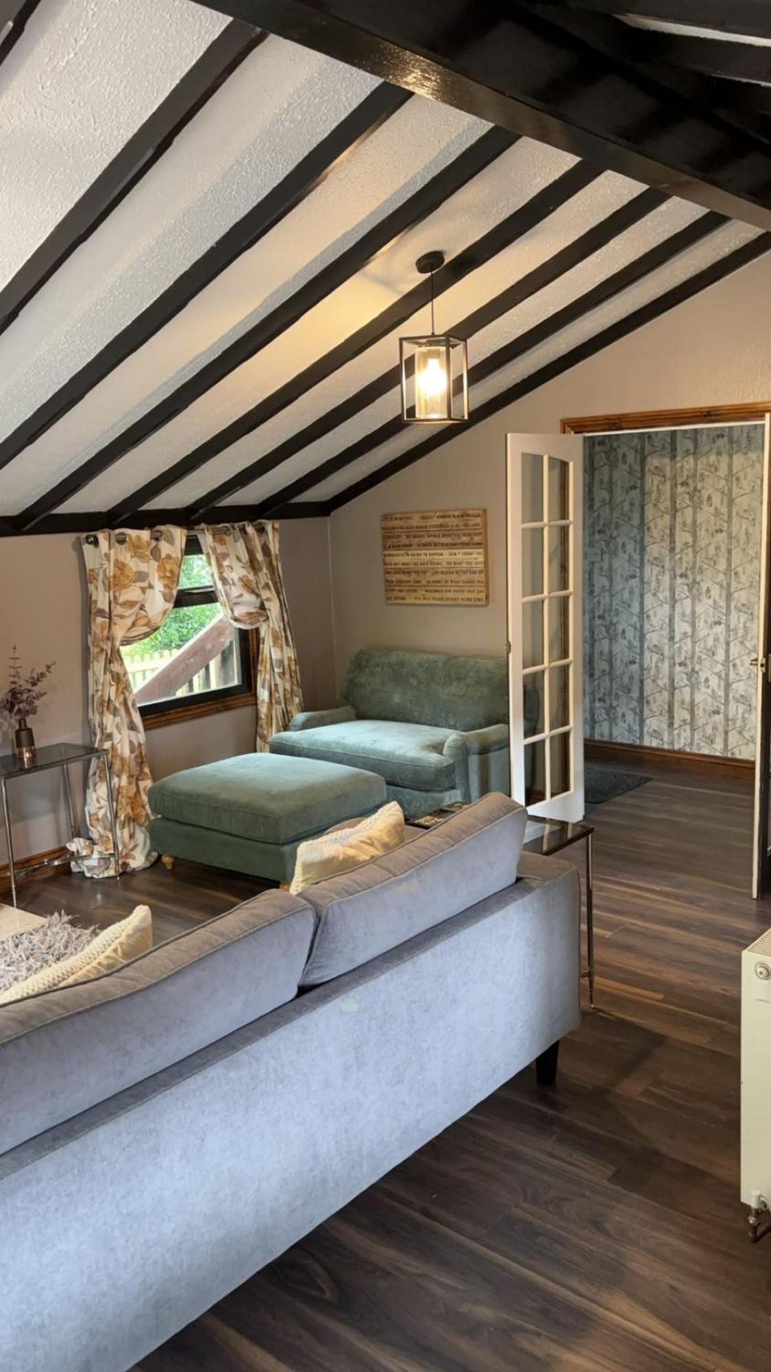 Squirrel Lodge At Owlet Hideaway - With Hot Tub, Near Йорк Екстер'єр фото